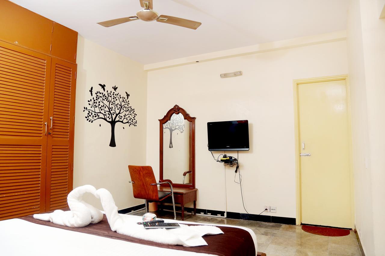 Rich Inn Suites - Next To Accord Metropolitian. Ченнаи Экстерьер фото